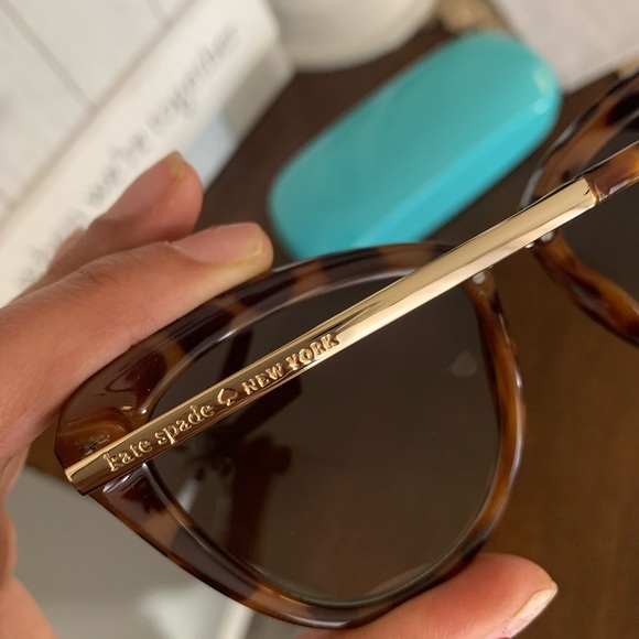 New Kate spade sunglasses 😍 - Picture 4 of 6
